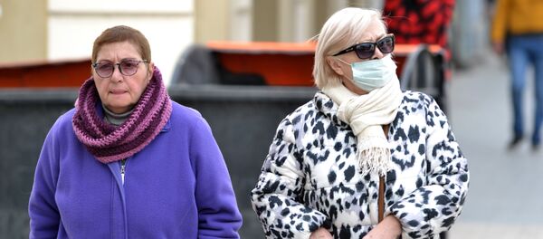 Вирус не пройдет - жители столицы Грузии одели маски, предохраняясь от заболевания. В городе бушует грипп - Sputnik Грузия