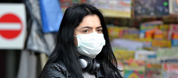 Вирус не пройдет - жители столицы Грузии одели маски, предохраняясь от заболевания. В городе бушует грипп - Sputnik Грузия
