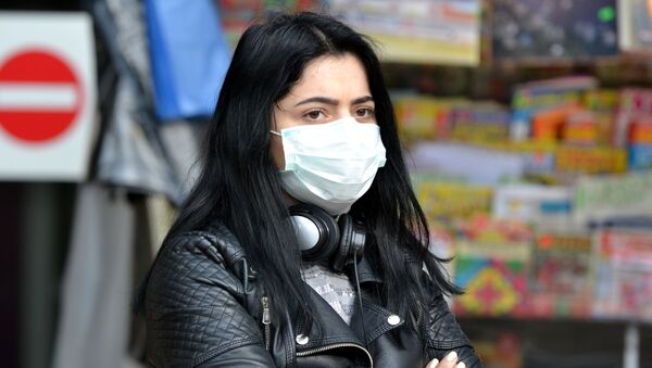Вирус не пройдет - жители столицы Грузии одели маски, предохраняясь от заболевания. В городе бушует грипп - Sputnik Грузия