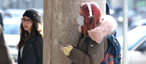 Вирус не пройдет - жители столицы Грузии одели маски, предохраняясь от заболевания. В городе бушует грипп - Sputnik Грузия