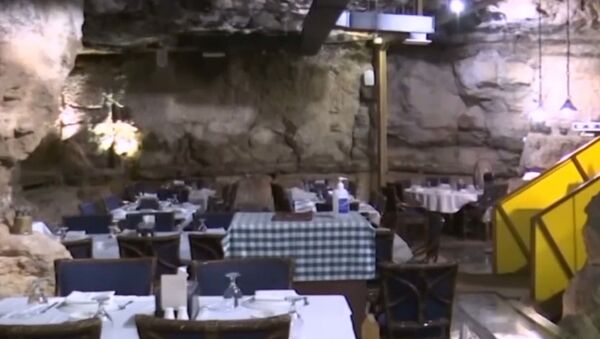 Иорданец открыл ресторан в пещере возрастом 60 миллионов лет - Sputnik Грузия