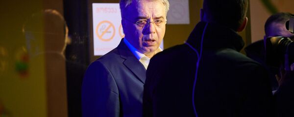 Давид Сергеенко в больнице, куда доставили пострадавших - Sputnik Грузия