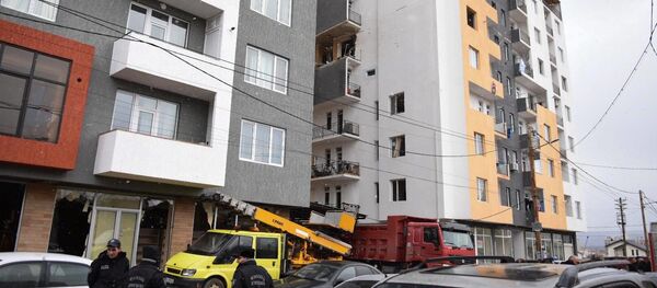 Взрыв газа в жилом доме в районе Диди Дигоми. Здание, где произошел взрыв - Sputnik Грузия