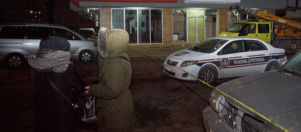 Взрыв газа в жилом доме в районе Диди Дигоми. Место ЧП огорожено полицейской лентой - Sputnik Грузия