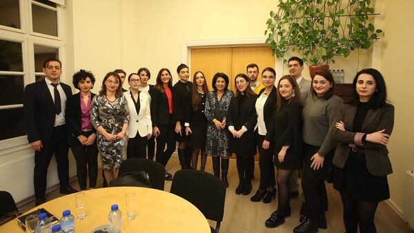 Президент Грузии Саломе Зурабишвили встретилась с грузинскими студентами в Бельгии - Sputnik Грузия