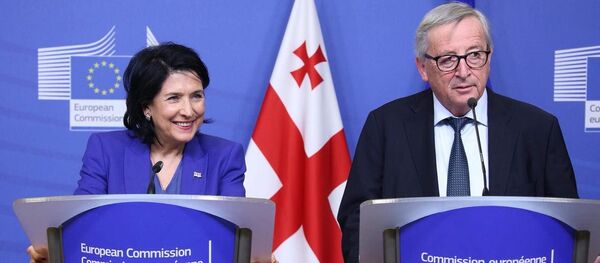 სალომე ზურაბიშვილი და ჟან-კლოდ იუნკერი სალომე ზურაბიშვილი და ჟან-კლოდ იუნკერი - Sputnik საქართველო