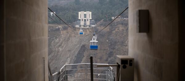 Канатная дорога от высотного здания Тбилисского государственного университета имени И. Джавахишвили до столичного района Багеби - Sputnik Грузия