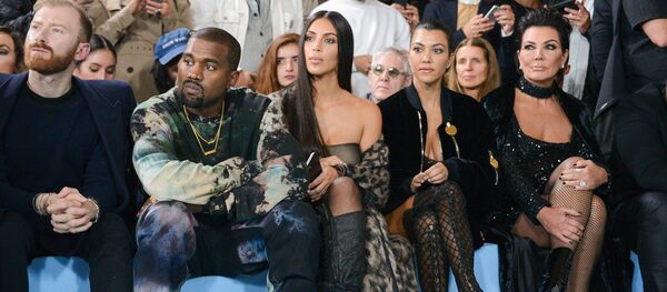 Жалаңаш Келли Хэйзел