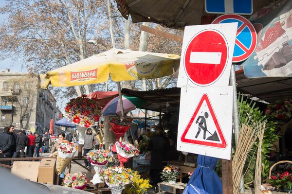 Первый бал бабушки, камеры КГБ и цветочники – тайны старого Тбилиси - Sputnik Грузия