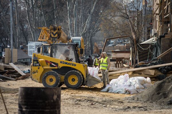 Первый бал бабушки, камеры КГБ и цветочники – тайны старого Тбилиси - Sputnik Грузия