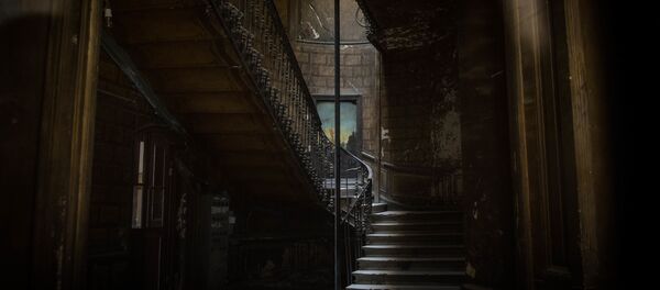 Здание бывшей гостиницы Лондон в центре столицы Грузии - Sputnik Грузия