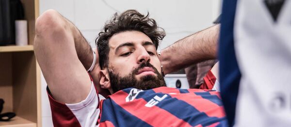 Лидер национальной команды Грузии по баскетболу и капитан Басконии Торнике Шенгелия - Sputnik Грузия