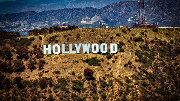 Вид на холм, где установлен знак Hollywood в США - Sputnik Грузия