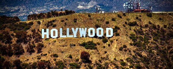 Вид на холм, где установлен знак Hollywood в США - Sputnik Грузия