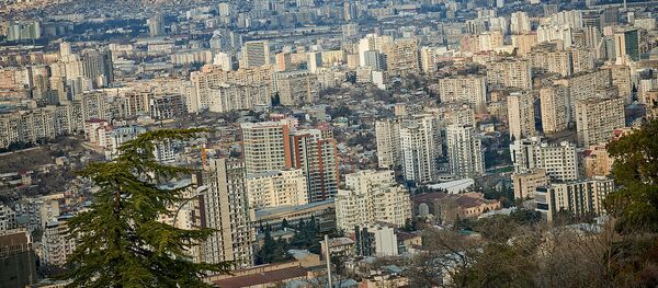Вид на город Тбилиси. Жилые дома в районе Ваке - Сабуртало Вид на город Тбилиси. Жилые дома в районе Ваке - Сабуртало - Sputnik Грузия
