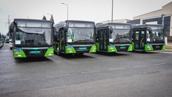 Новые автобусы для столицы Грузии готовы к отправке к месту назначения - Sputnik Грузия