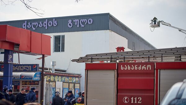 Пожар на складе подержанной одежды на рынке Калакис Гули - Sputnik Грузия