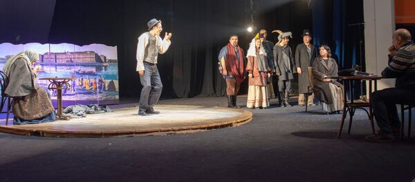 “Шинель” от Гоголя – русский театр Грибоедова покажет новый спектакль “Шинель” от Гоголя – русский театр Грибоедова покажет новый спектакль - Sputnik Грузия