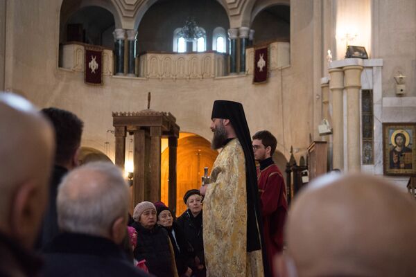 В Кафедральном Соборе Святой Троицы Самеба прошла панихида по погибшим в афганской войне гражданам Грузии - Sputnik Грузия