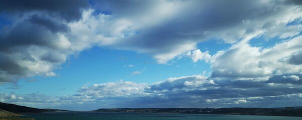 ღრუბლიანი ცა თბილისის ზღვაზე ღრუბლიანი ცა თბილისის ზღვაზე - Sputnik საქართველო