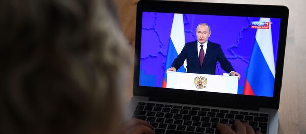 Трансляция ежегодного послания президента РФ В. Путина к Федеральному собранию - Sputnik Грузия