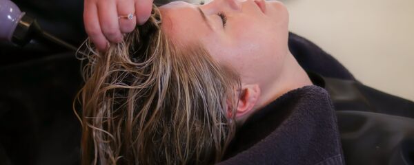 თმის შეჭრა სალონში თმის შეჭრა სალონში - Sputnik საქართველო