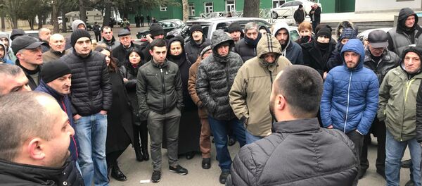 Забастовка сотрудников авиационного завода в столице Грузии - Sputnik Грузия