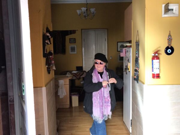 Наблюдаю за настоящей жизнью грузин - о чем плачет американка в Грузии - Sputnik Грузия