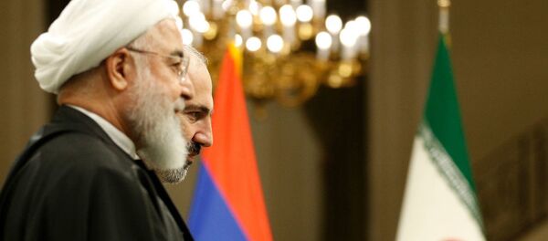 Президент Ирана Хасан Роухани и премьер-министр Армении Никола Пашинян - Sputnik Грузия