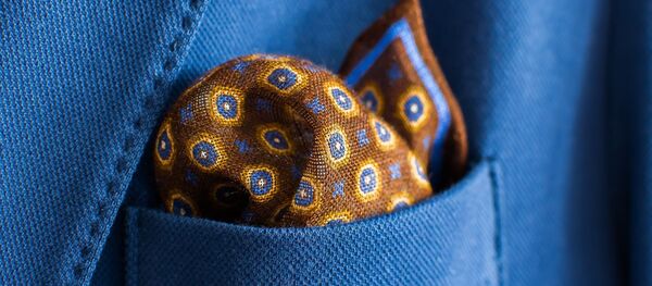 მამაკაცის ცხვირსახოცი პიჯაკის გულისჯიბეში მამაკაცის ცხვირსახოცი პიჯაკის გულისჯიბეში - Sputnik საქართველო