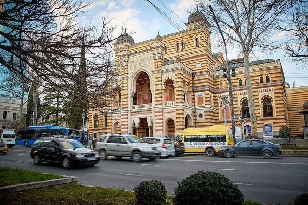 Куда пойти в Тбилиси: увидеть шедевры Климта, порисовать вином и послушать Паяцев - Sputnik Грузия