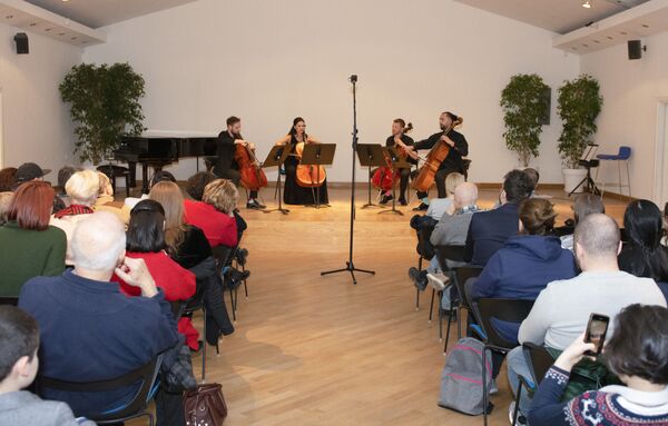 Georgian Cellos - жизнь от оркестра до ансамбля виолончелистов Georgian Cellos - жизнь от оркестра до ансамбля виолончелистов - Sputnik Грузия