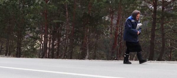 Женщина-почтальон в 83 года проходит пешком по 48 км - Sputnik Грузия