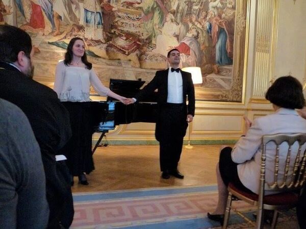 პოლიგლოტი საოპერო მომღერალი საქართველოდან – საფრანგეთის ქართულენოვანი ეროვნული გიდი პოლიგლოტი საოპერო მომღერალი საქართველოდან – საფრანგეთის ქართულენოვანი ეროვნული გიდი - Sputnik საქართველო