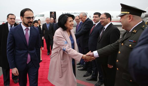 Глава грузинского государства прибыла в Армению с официальным визитом на два дня - Sputnik Грузия
