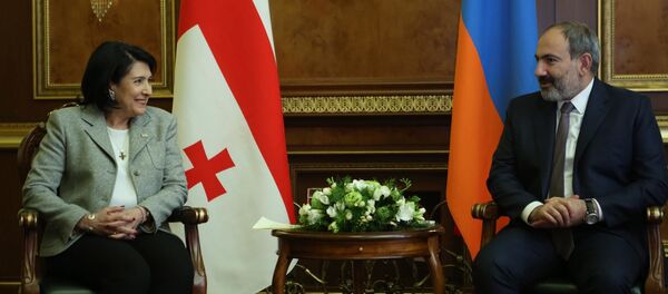 სალომე ზურაბიშვილი და ნიკოლ ფაშინიანი სალომე ზურაბიშვილი და ნიკოლ ფაშინიანი - Sputnik საქართველო