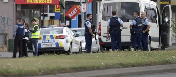 პარასკევს ახალი ზელანდიის ქალაქ კრაისტჩერჩის ორ მეჩეთში ერთდროულად ცეცხლი გახსნეს უცნობმა მამაკაცებმა პარასკევს ახალი ზელანდიის ქალაქ კრაისტჩერჩის ორ მეჩეთში ერთდროულად ცეცხლი გახსნეს უცნობმა მამაკაცებმა - Sputnik საქართველო