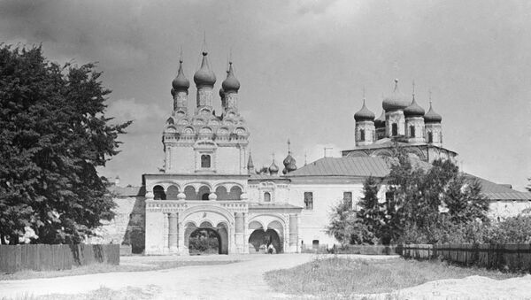 Главные ворота Иосифо-Волоколамского монастыря - Sputnik Грузия