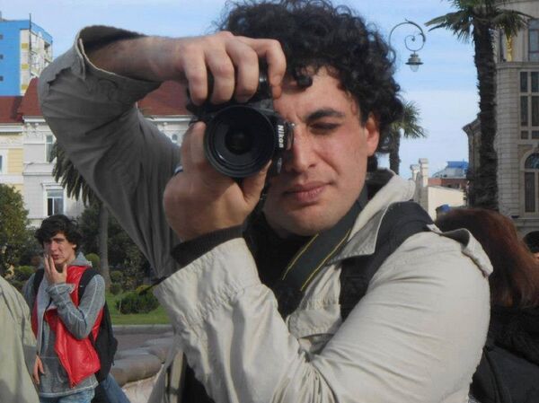 ავტობუსში დადგმული სპექტაკლი, ჯამბაზის მონოლოგი და „ლაბორატორია 2/20” ავტობუსში დადგმული სპექტაკლი, ჯამბაზის მონოლოგი და „ლაბორატორია 2/20” - Sputnik საქართველო