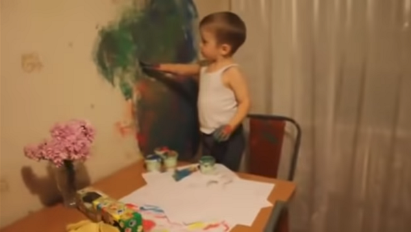 Бесценная реакция мамы на разрисованные малышом обои покорила Сеть – видео - Sputnik Грузия