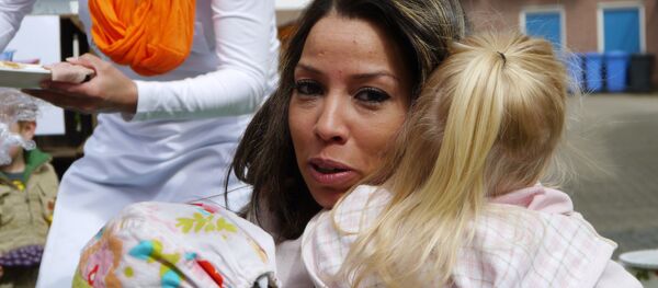 ძიძა ბავშვებთან ერთად - Sputnik საქართველო