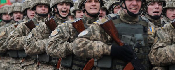Военнослужащие вооруженных сил Украины на Марше защитников Украины  - Sputnik Грузия