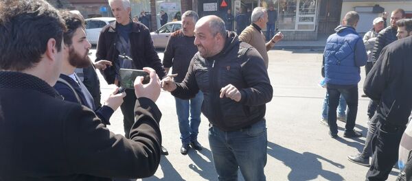 Прямая трансляция - таксисты протестуют в центре столицы Грузии - Sputnik Грузия