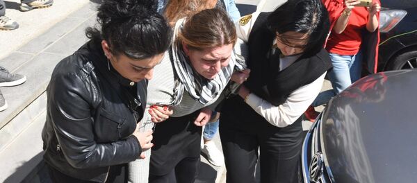 Я не хочу больше жить - мать убийцы семьи Смит в Грузии увезли после суда на скорой - Sputnik Грузия