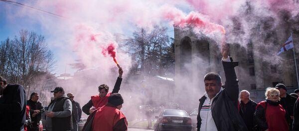 ტაქსის მძღოლების საპროტესტო აქცია ტაქსის მძღოლების საპროტესტო აქცია - Sputnik საქართველო