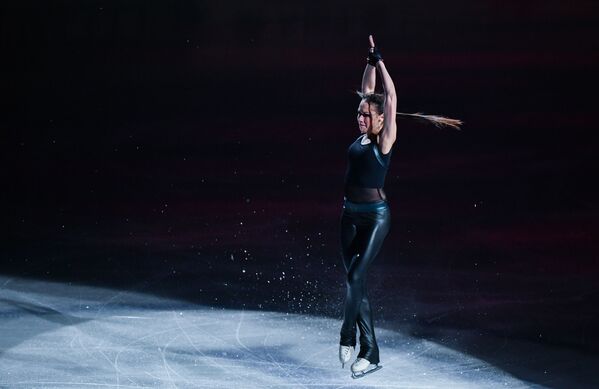 Россиянка Алина Загитова во время показательных выступлениях на чемпионате мира по фигурному катанию в Сайтаме - Sputnik Грузия
