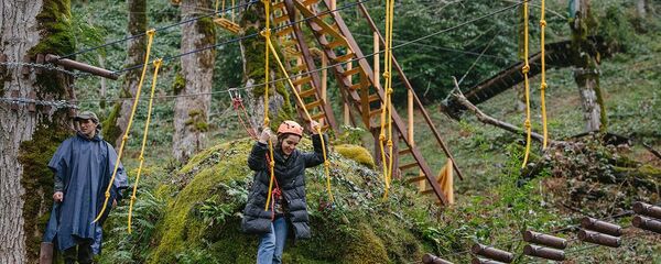 თოკების პარკი მტირალას ნაკრძალში თოკების პარკი მტირალას ნაკრძალში - Sputnik საქართველო