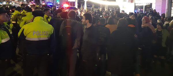 Акция на месте гибели рабочих, которые трагически лишились жизни в ходе строительных работ Акция на месте гибели рабочих, которые трагически лишились жизни в ходе строительных работ - Sputnik Грузия