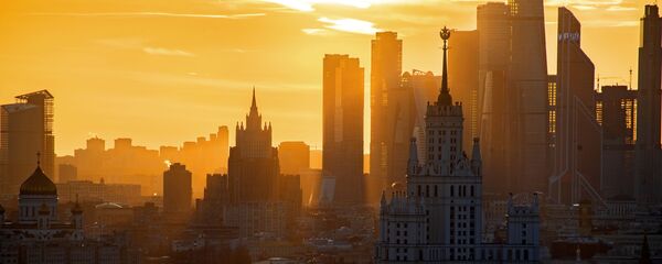 Высотка на Котельнической набережной, Московский международный деловой центр Москва-Сити и здание МИД России в Москве - Sputnik Грузия