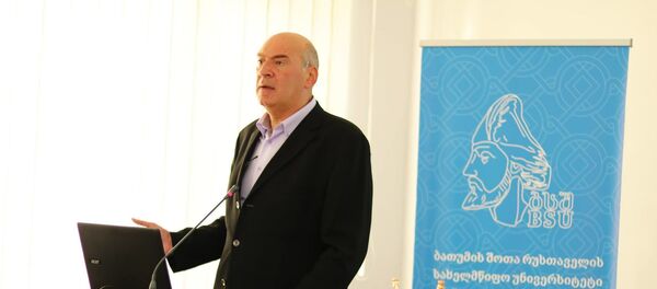 Медицинский директор роддома PINEO Заза Синауридзе - Sputnik Грузия